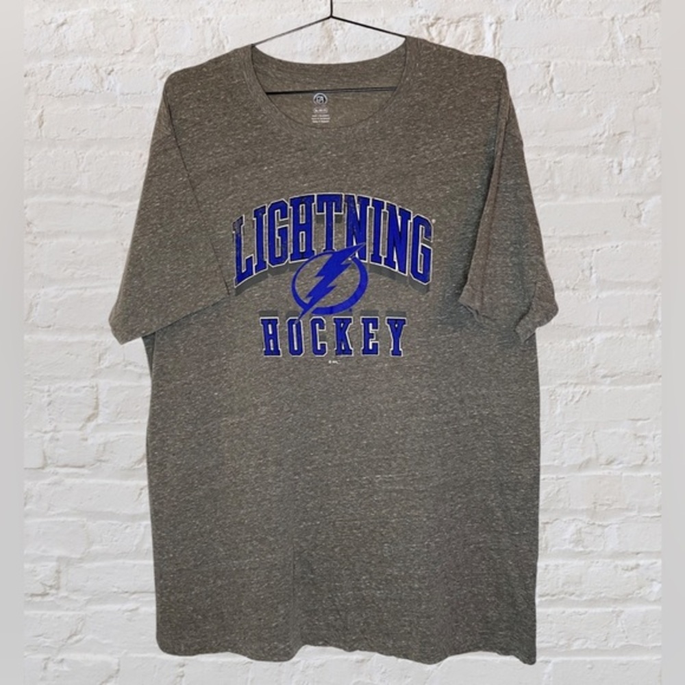 NHL Licensed Tampa Bay Lightning Hockey Gray T-Shirt Size 2XL